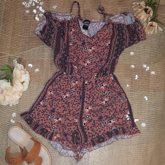Cute Romper by Rue 21 - Picture 3 of 7